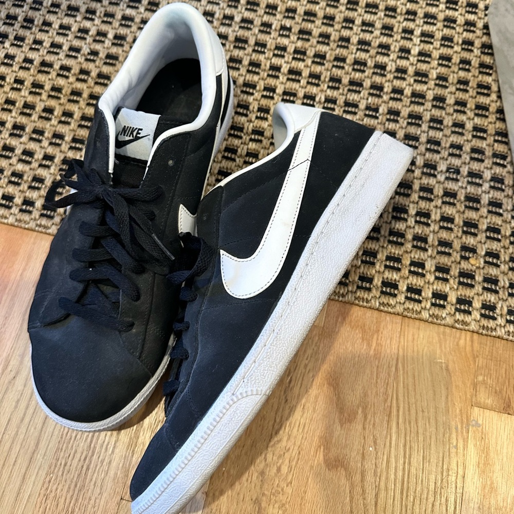 Men’s Nike sneakers